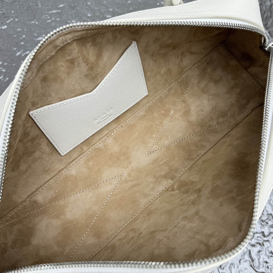 ALAÏA LE TECKEL MEDIUM BAG 33x11x10cm