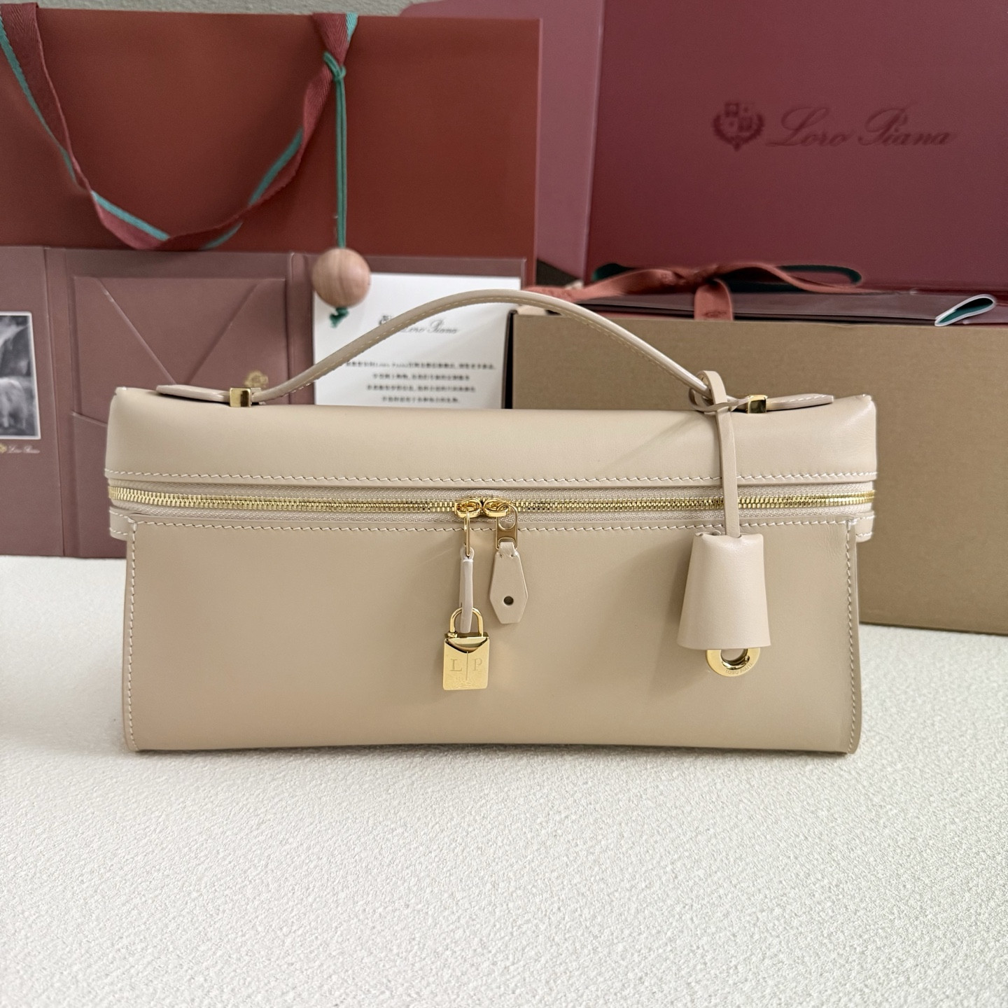L**o p*ana extra clutch l29 29x14x3cm