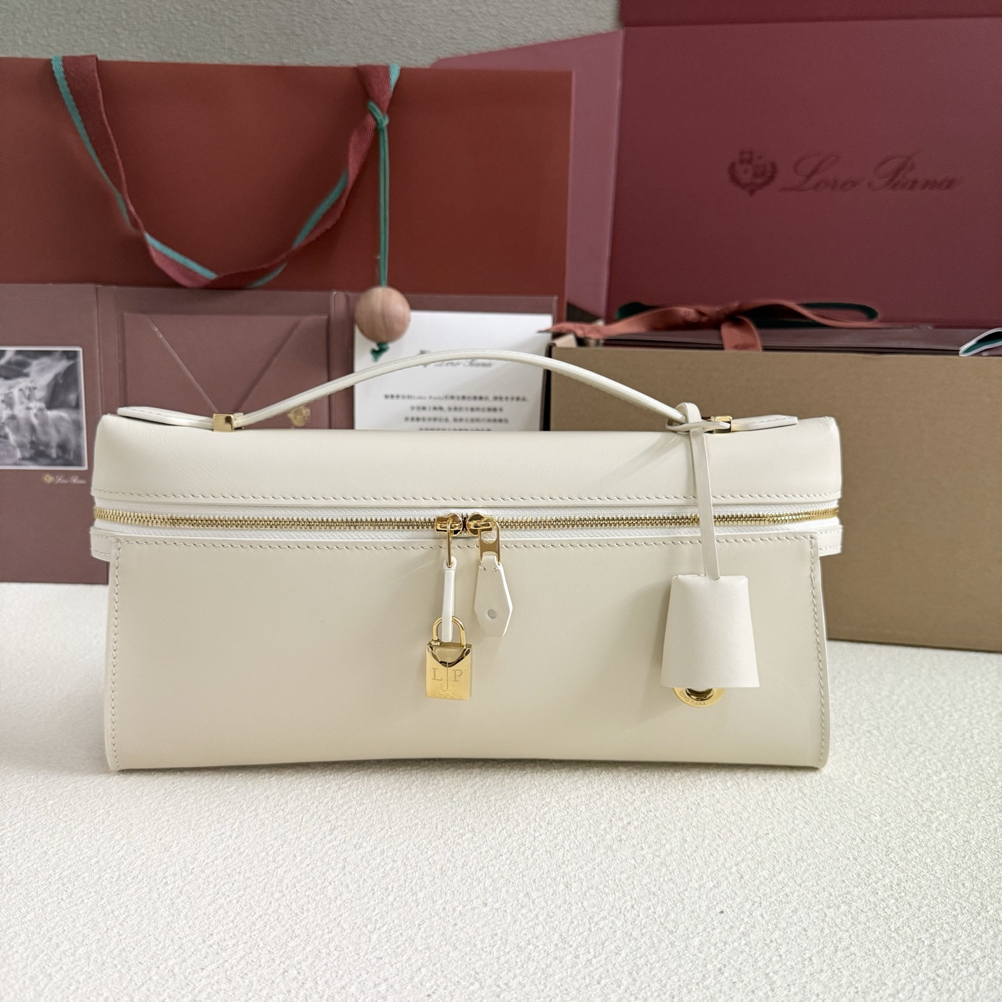 L**o p*ana extra clutch l29 29x14x3cm