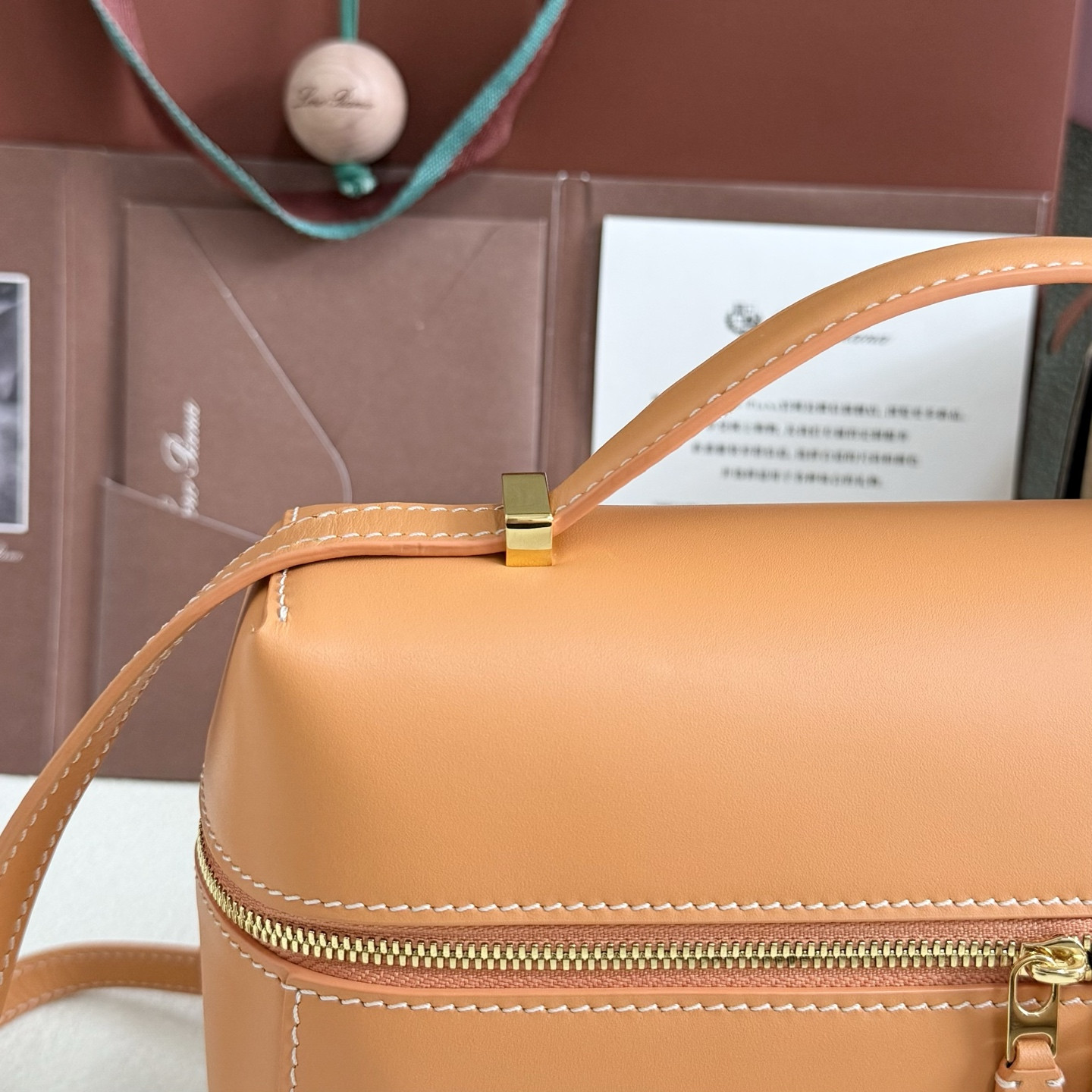 L**o p*ana extra pocket l27 calfskin 16x27x10cm