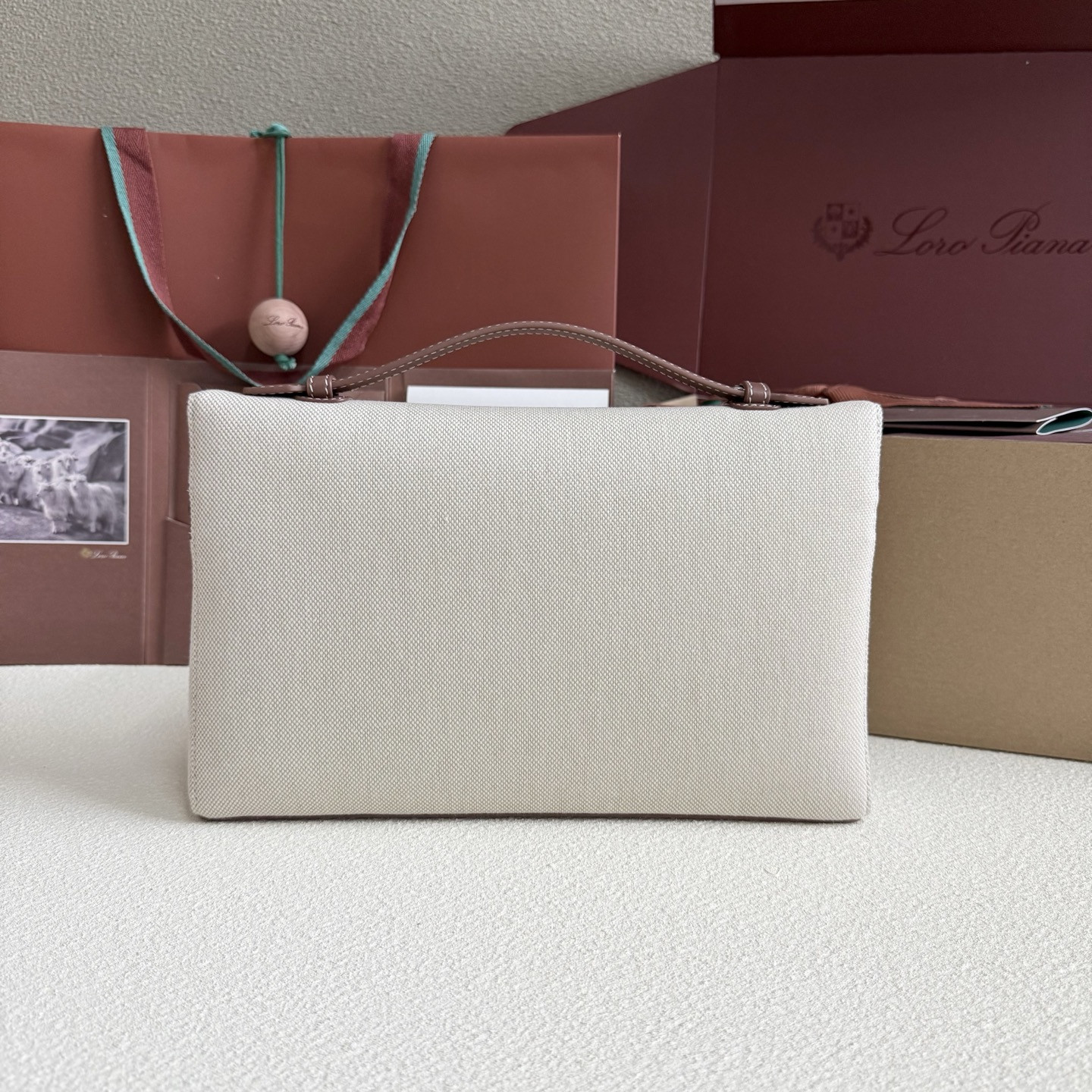 L**o p*ana extra pouch l29 29x18x5cm