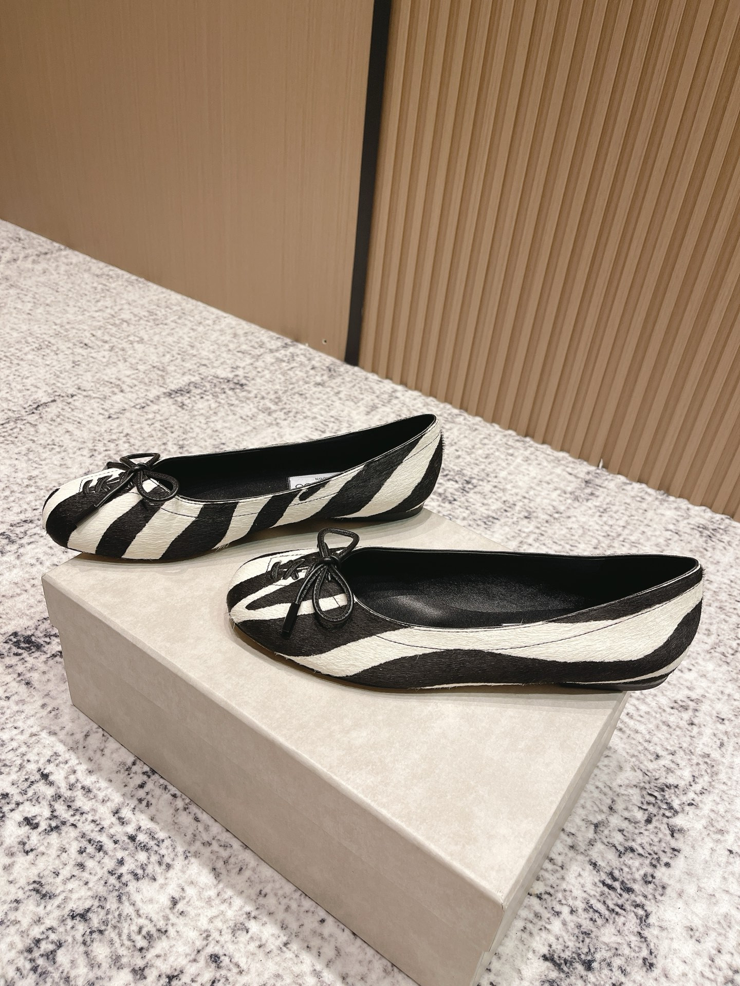 ua Ji*y Ch* scarlett ballerina flats