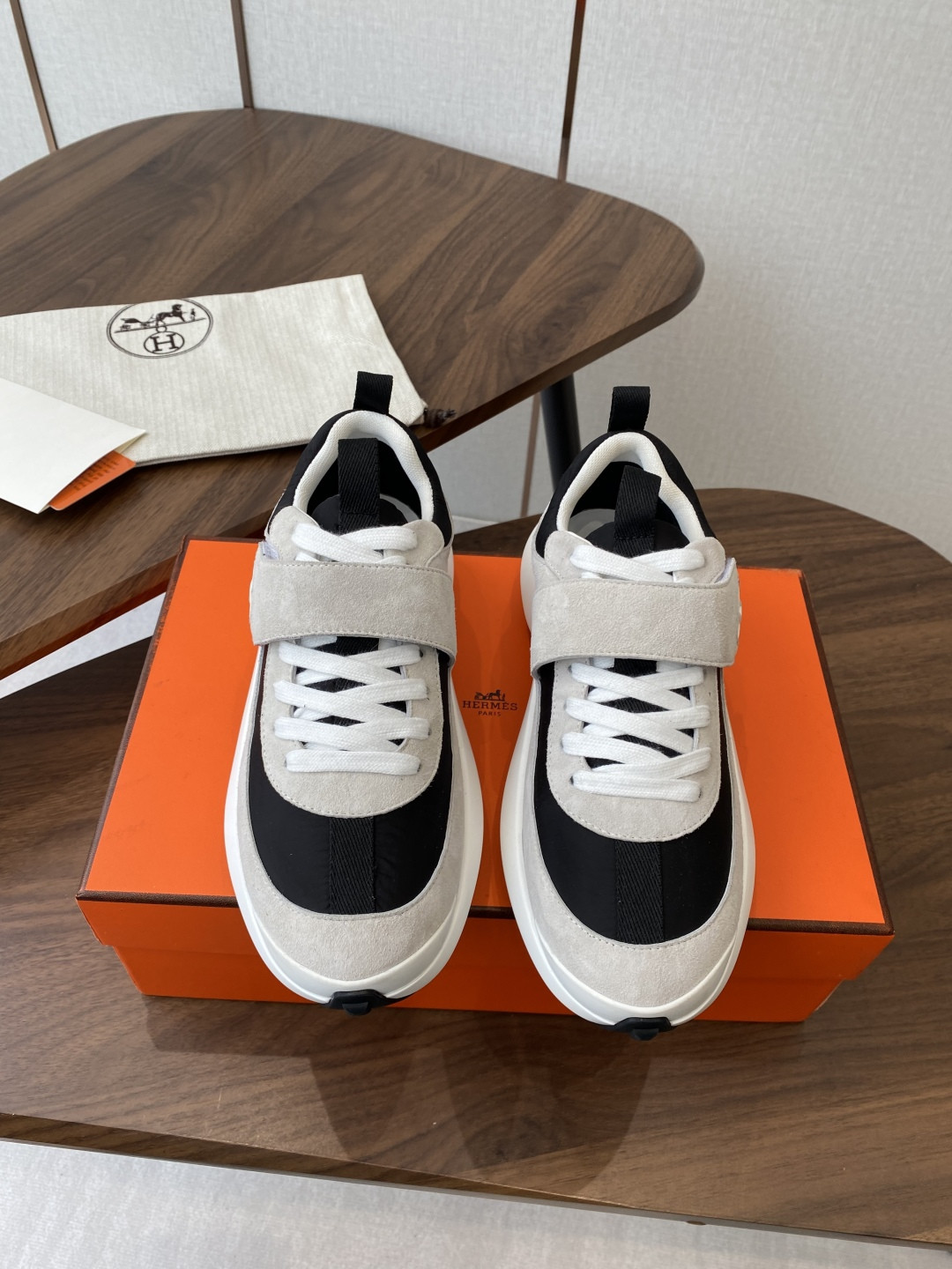 ua H**me5 loop sneaker