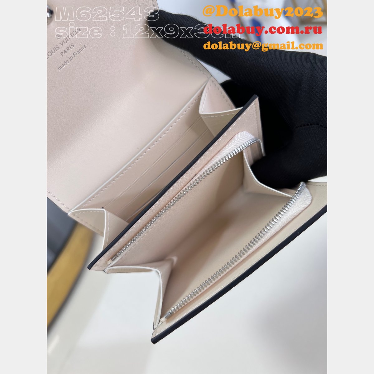 Iris Compact Wallet Mahina M62542/M62543 Louis Vuitton Replica Bag