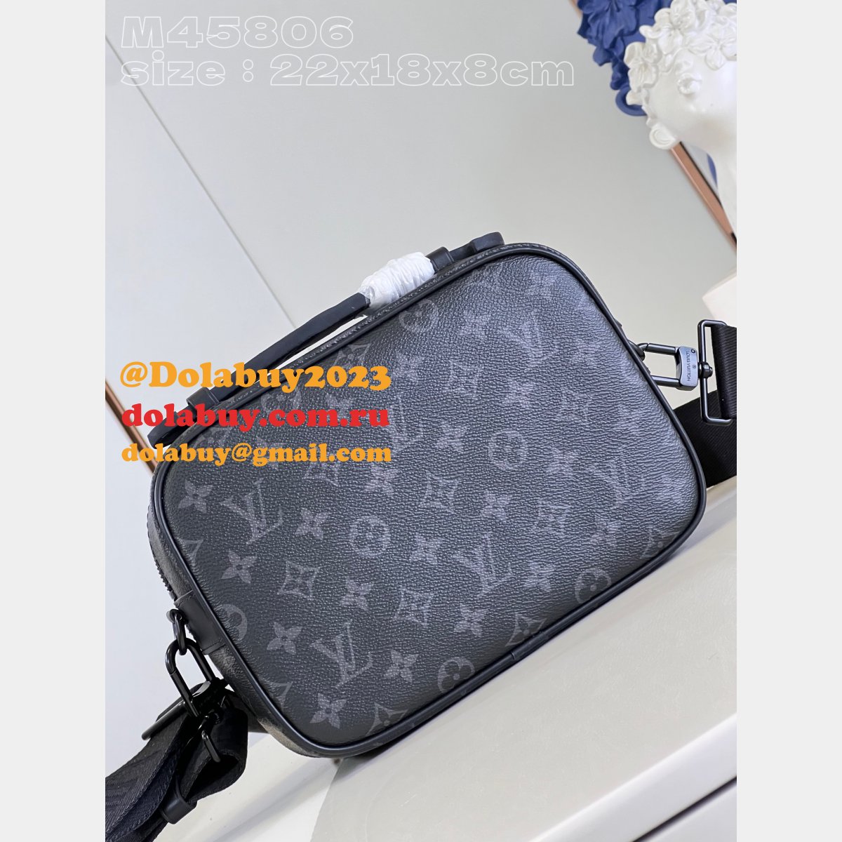 S Lock Messenger M45806 Mens Replicas Louis Vuitton Bag