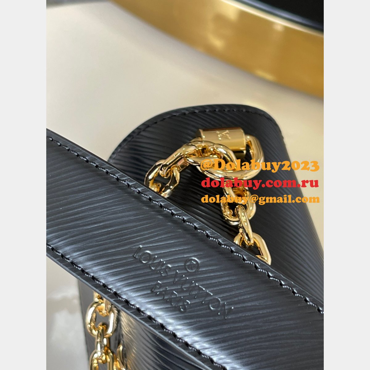 Louis Vuitton Replicas Twist PM Epi Leather M50332 Black/White 7 Star