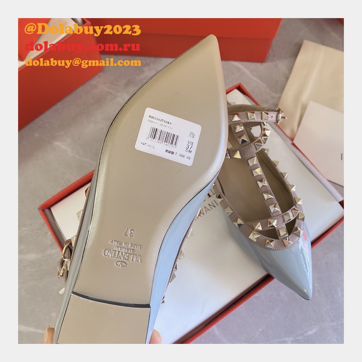 Shop Cheap Valentino Fake flat bottom two straps Shoes