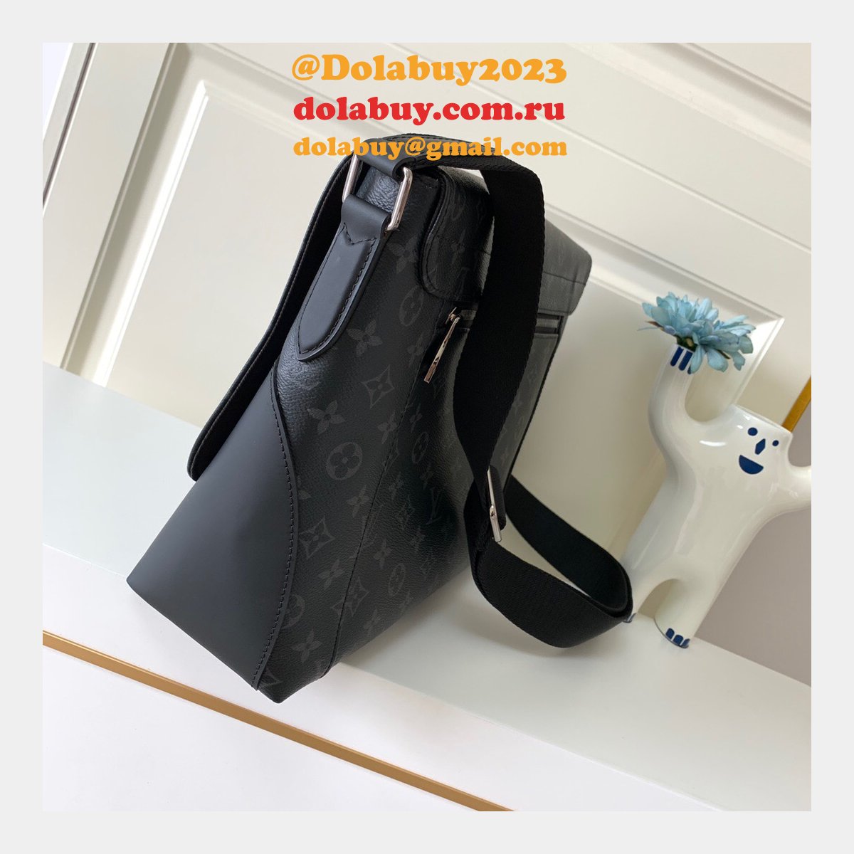 Louis Vuitton Replicas Messenger Explorer MM Monogram Eclipse M40539