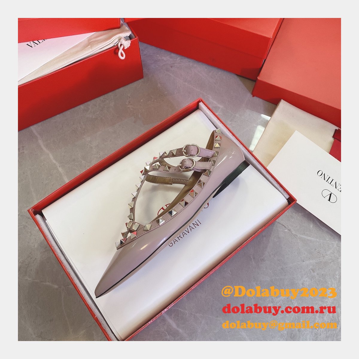 Shop Cheap Valentino Fake flat bottom two straps Shoes