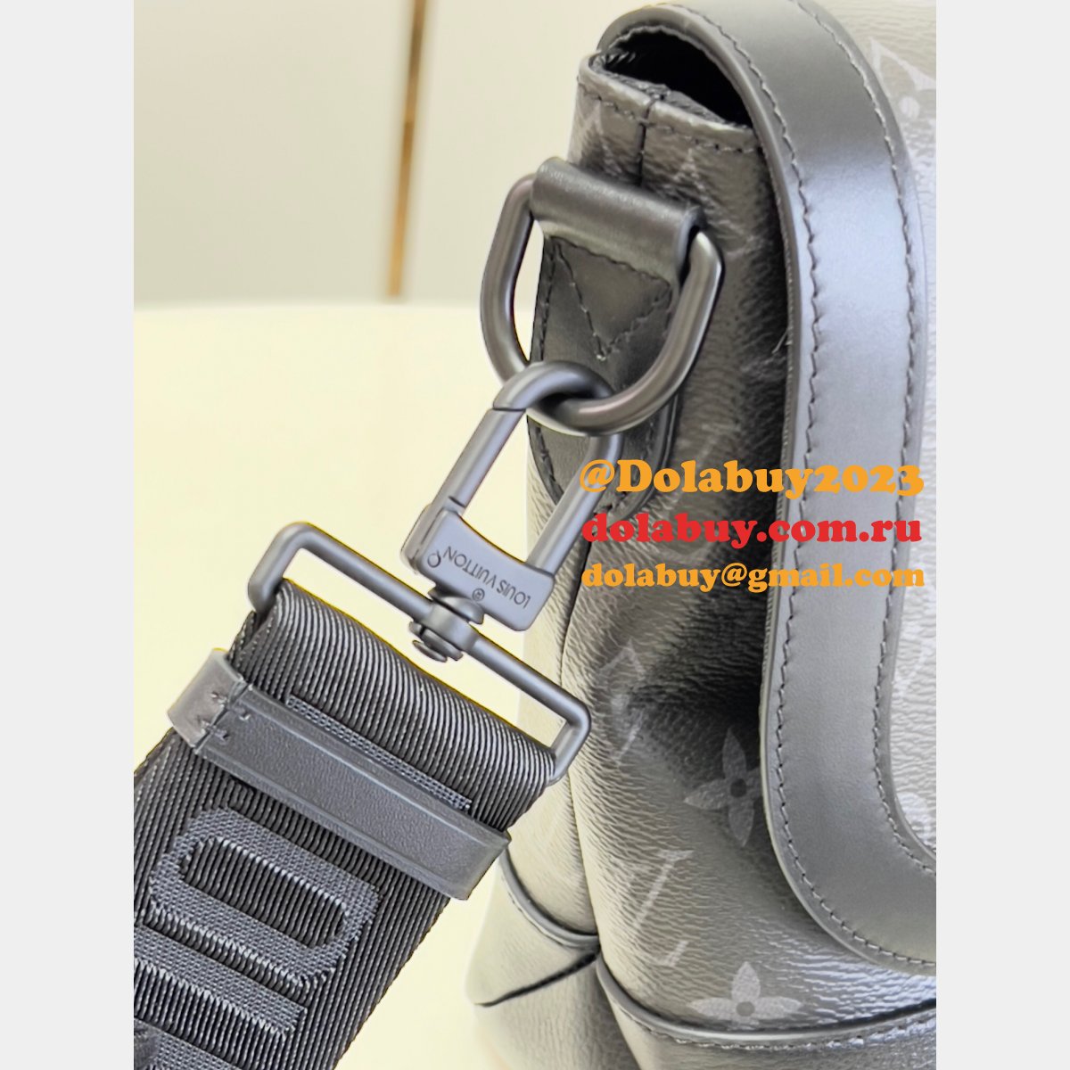 Wholesale Louis Vuitton Copy Saumur Messenger Monogram Eclipse M45911 Bags