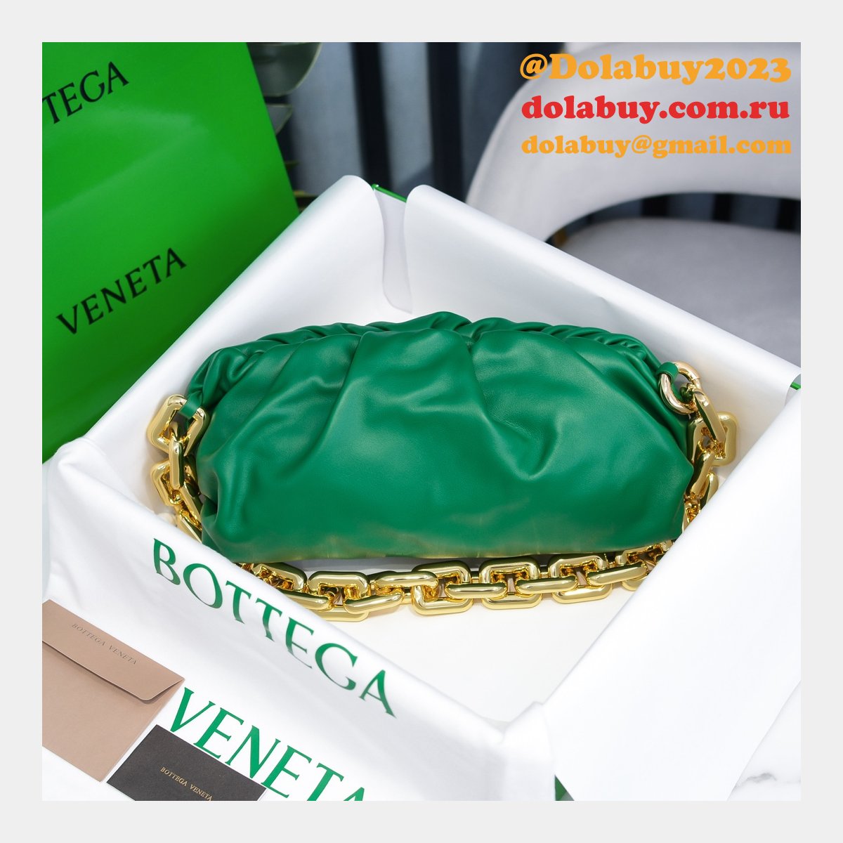 Where to find the Best Replicas Bottega Veneta 30CM Chain Pouch Bag Dupes