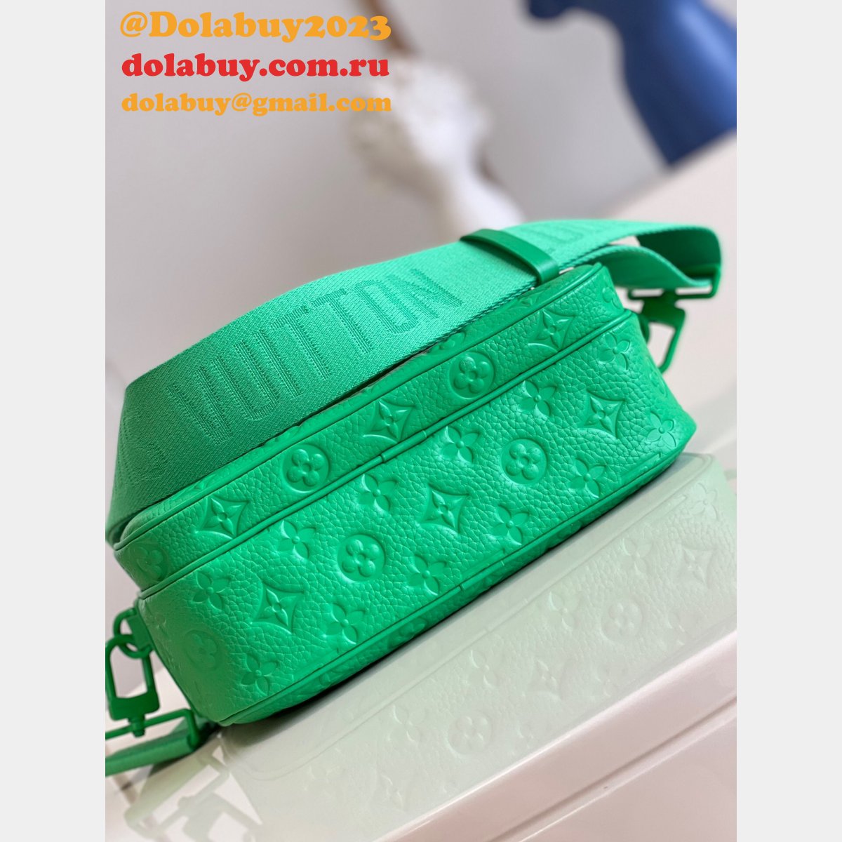 UK Louis Vuitton Replica M20904 S Lock Messenger Bags