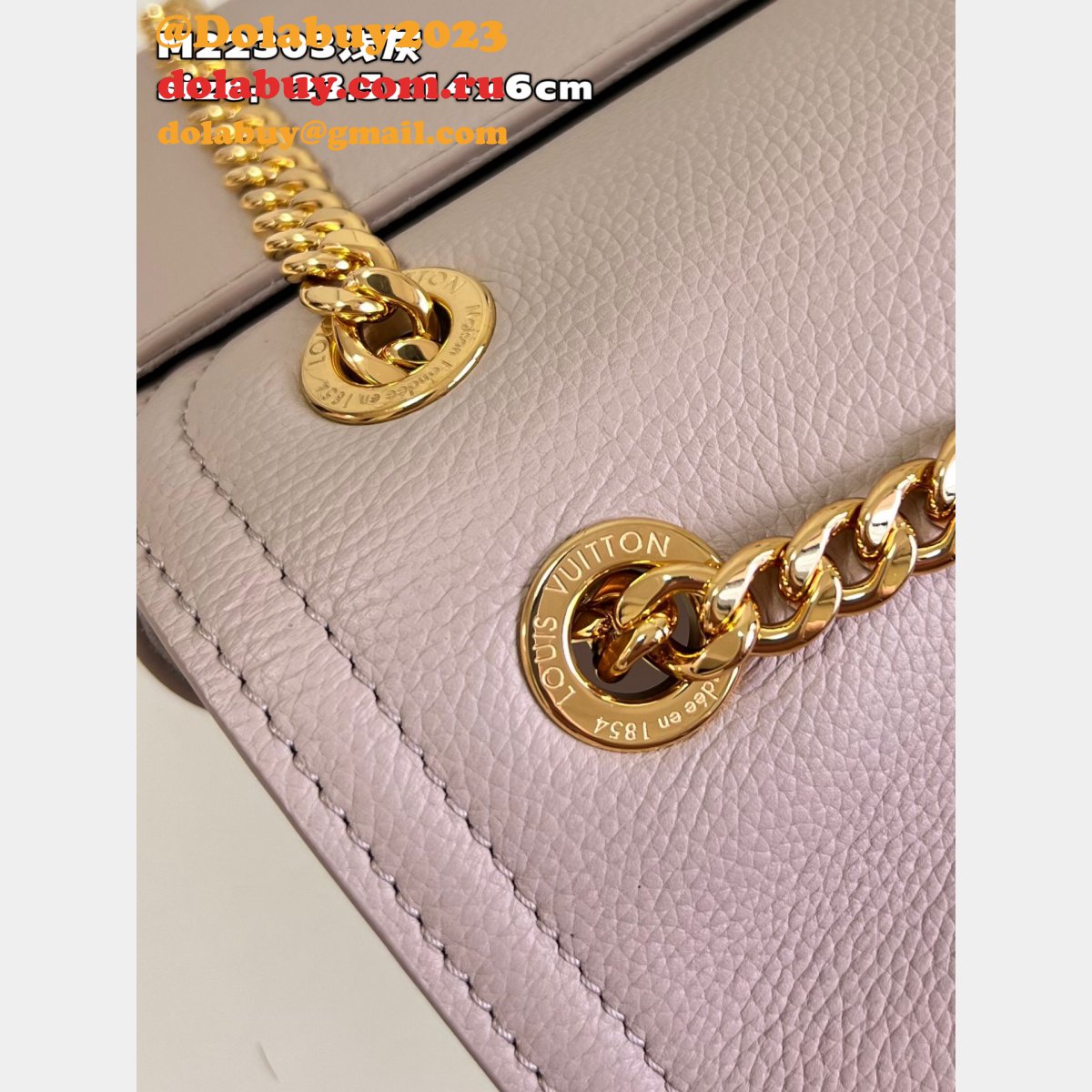 Louis Vuitton Fashion M22303 Fake LockMe Chain East West Bag