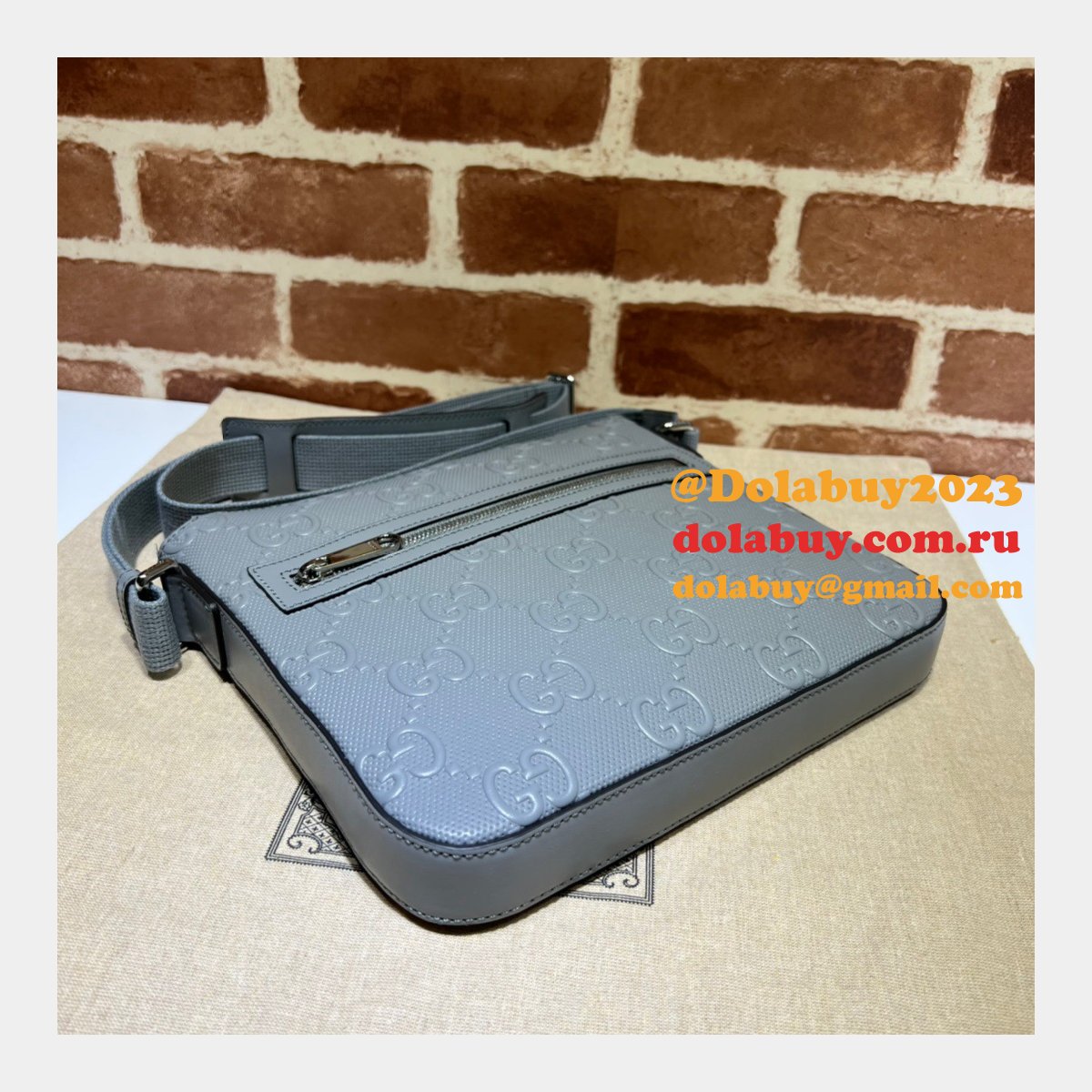 we offer high-quality fake black G*u*i signature messenger 406410 bag