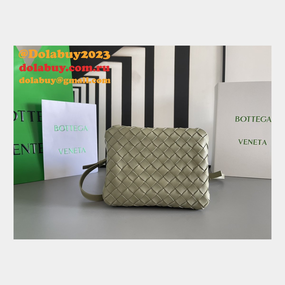 Top Quality BOTTEGA VENETA parachute Andiamo mini size 796569