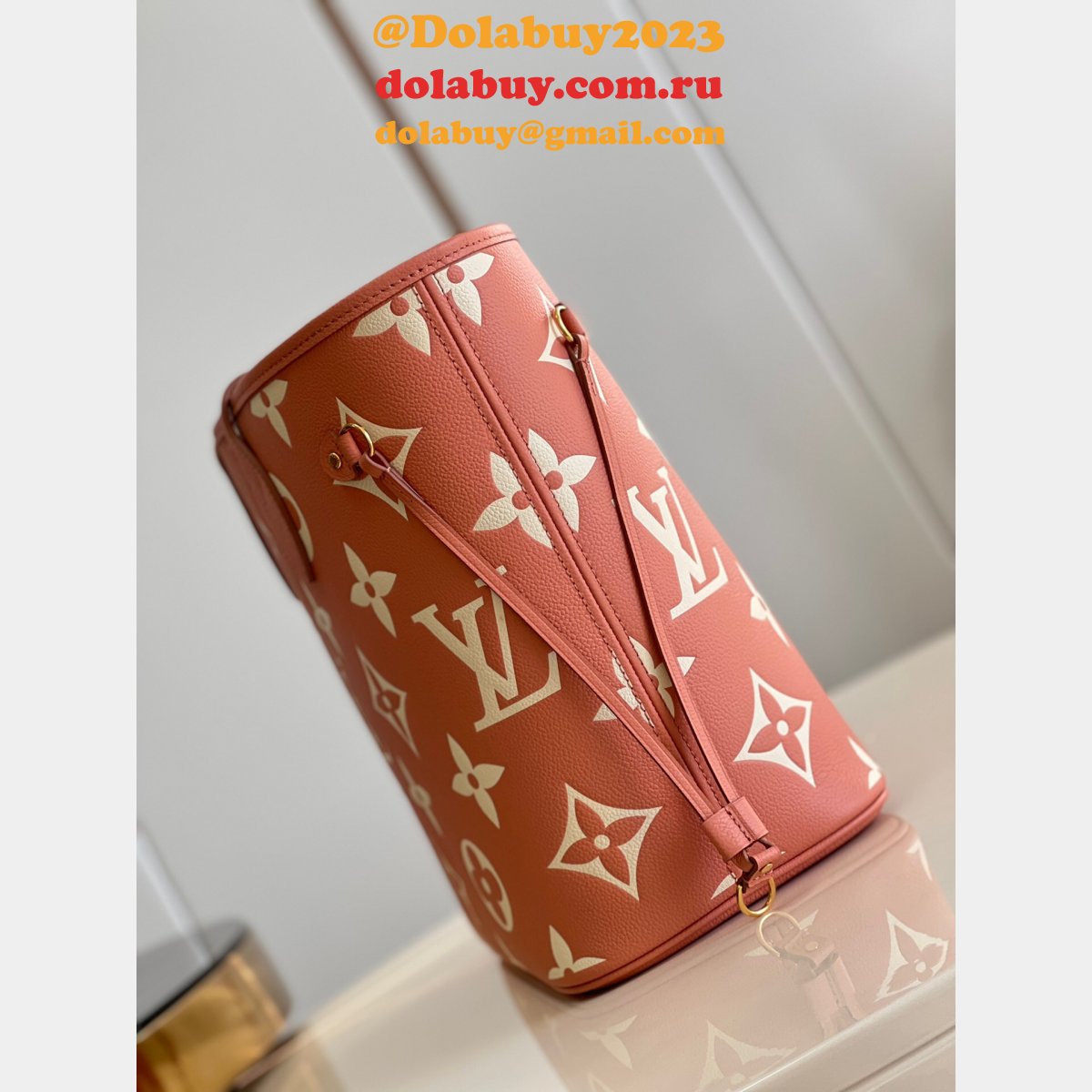 Replica Louis Vuitton Neverfull M45686 Leather Outlet Sale