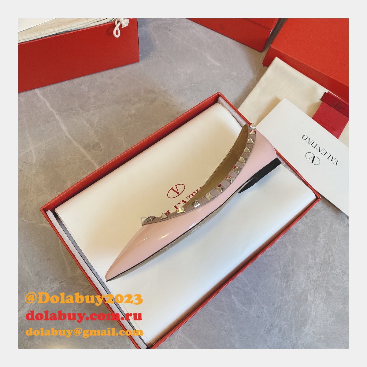 We sale a kind of brands replica shoes as Valentino replica shoes