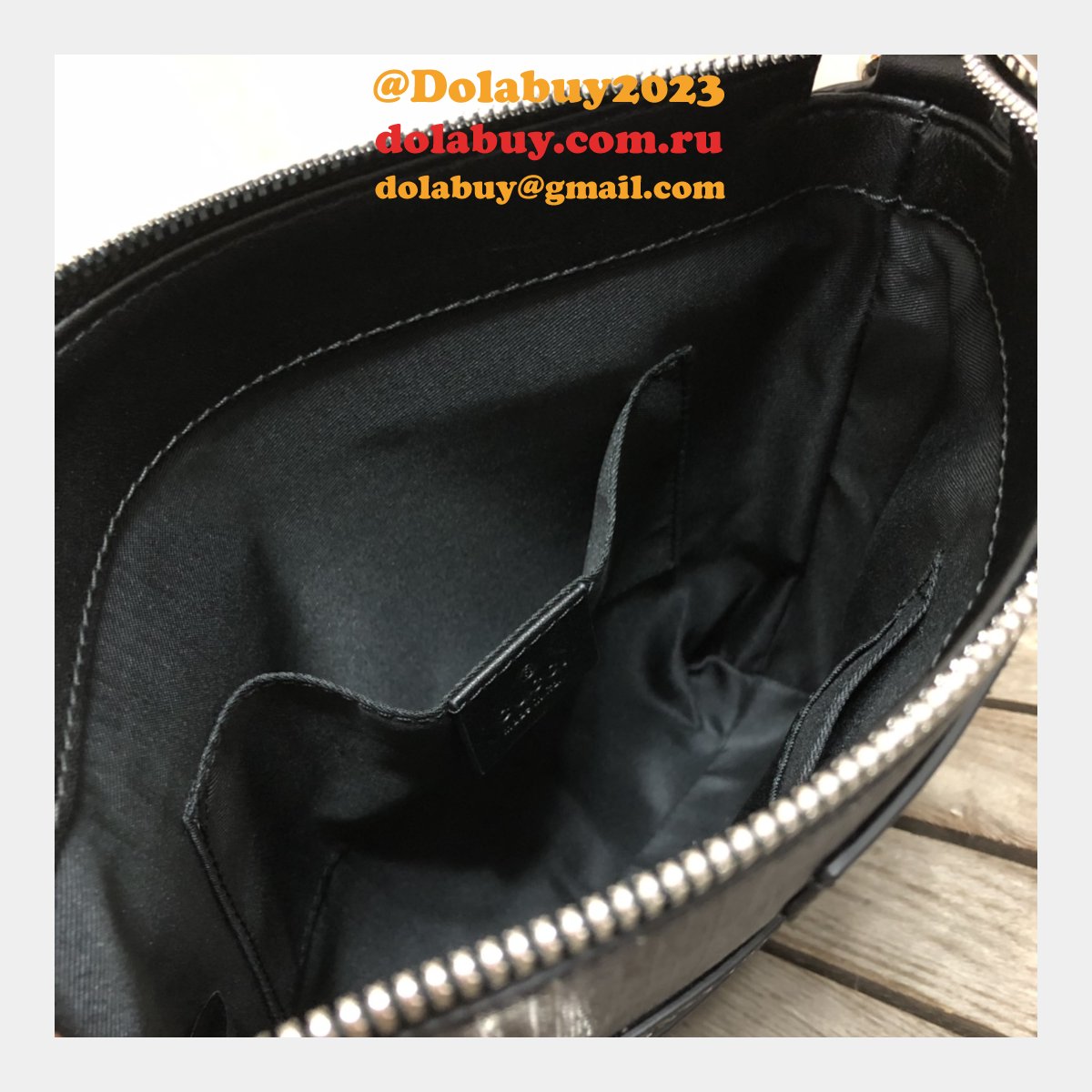 UK Gucci Fake Black GG Supreme Small Messenger 523599 Bag