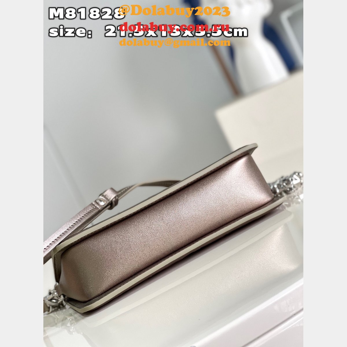 Louis Vuitton Replicas M81828 Lexington Pouch H27 7 Star Goods