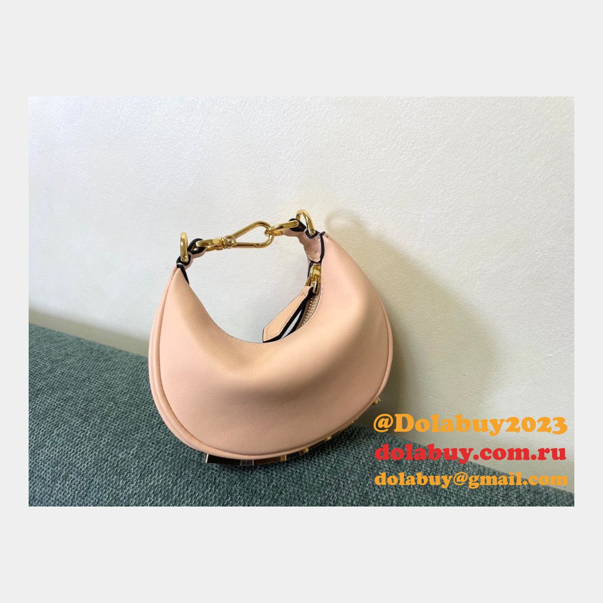 Top Mini Nano Fendi Replica graphy bags