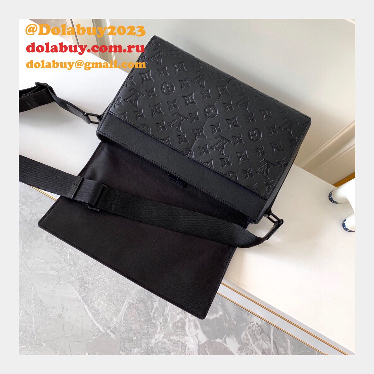 Louis Vuittons Replica Sprinter Messenger G65 M44729 Black