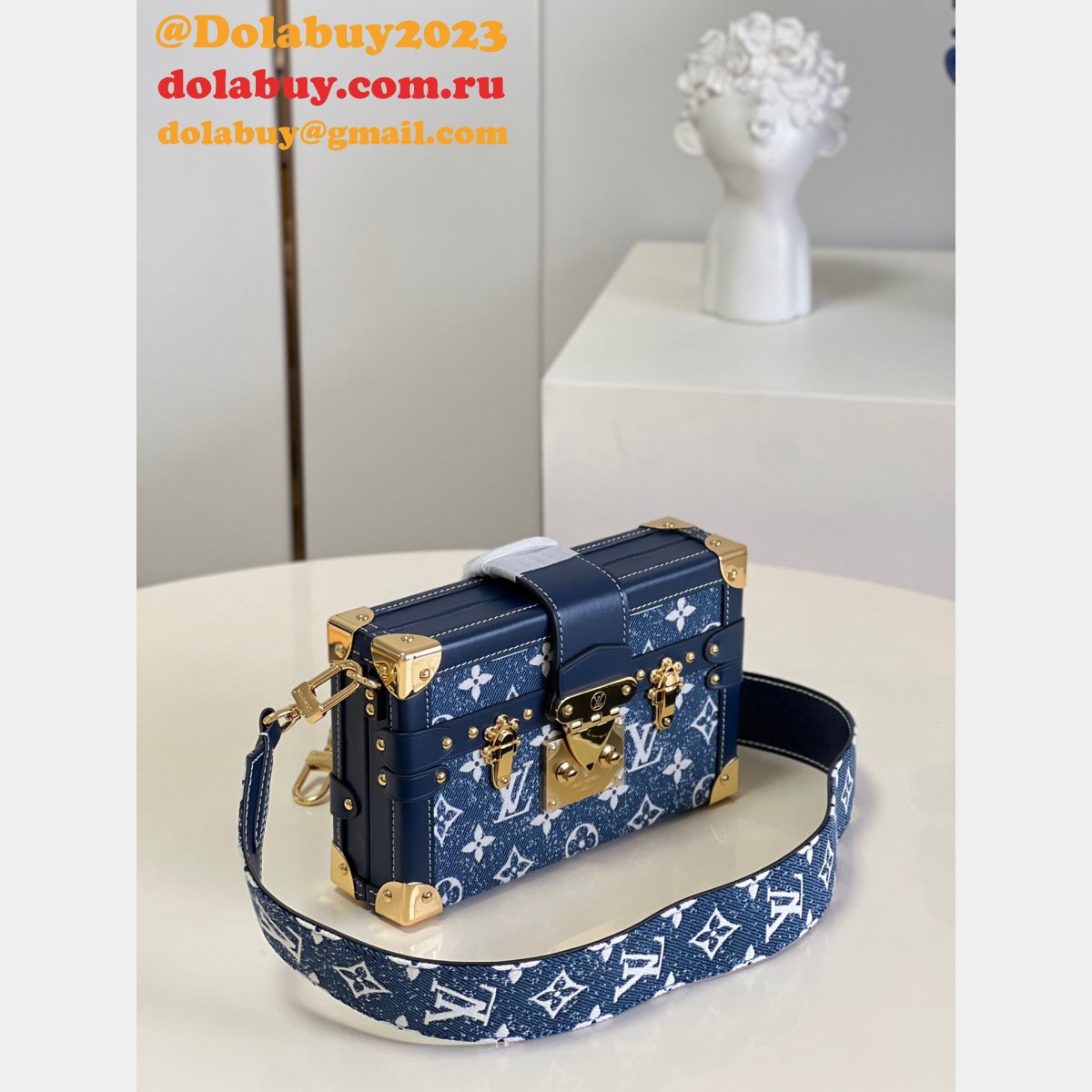 Louis Vuitton UK M59717 Crossbody Formal Style Bridal Logo Denim Casual Style