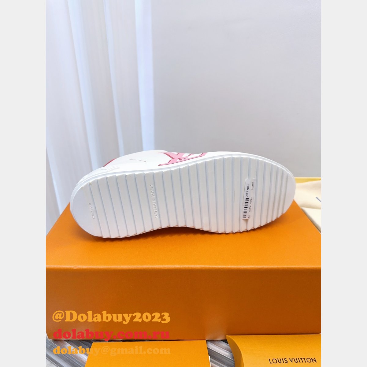 Luxury Time Out Sneaker LV By The Pool Replica