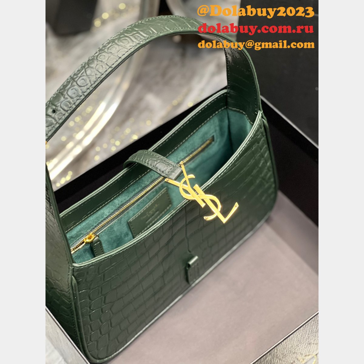 UK Quality Replica Yves Saint Laurent LE 5 À 7 HOBO 657228 BAG