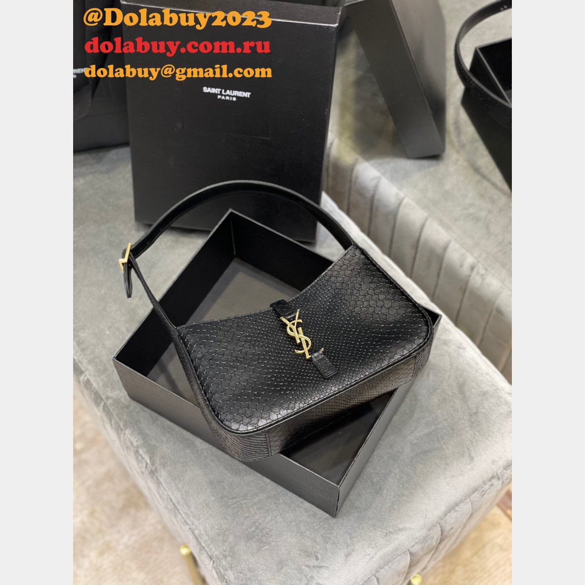 Replica Saint Laurent Shoulder Hobo crocodile-embossed shiny leather Black 657228 Handbags