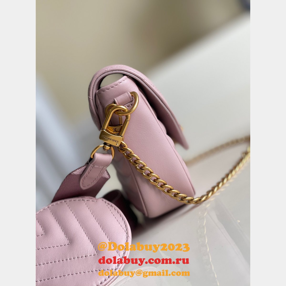 Louis Vuitton Replica M56461/M57864 New Wave Multi Pochette Leather Crossbody