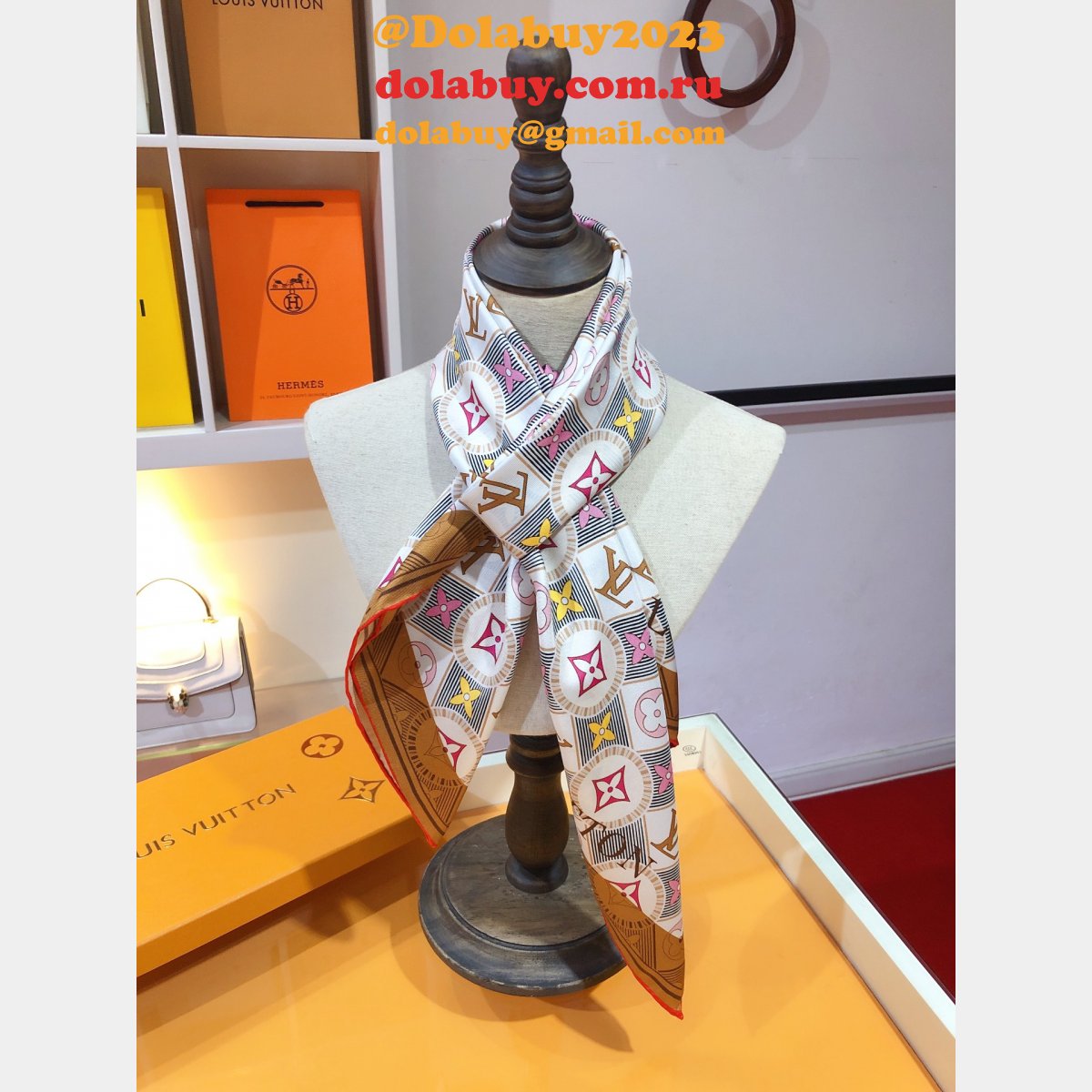 Louis Vuitton Double silk Scarves and Shawls Collection for Women