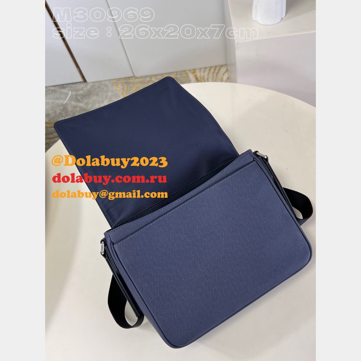 Copy Louis Vuitton District M30969 Taiga Men Knock Off Bags