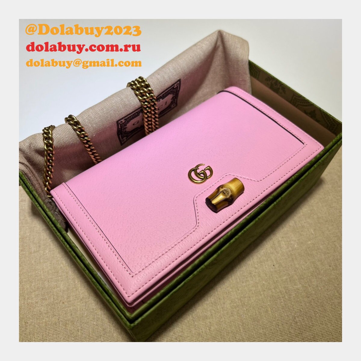 The Gucci Best Diana Replicas bag with bamboo 696817