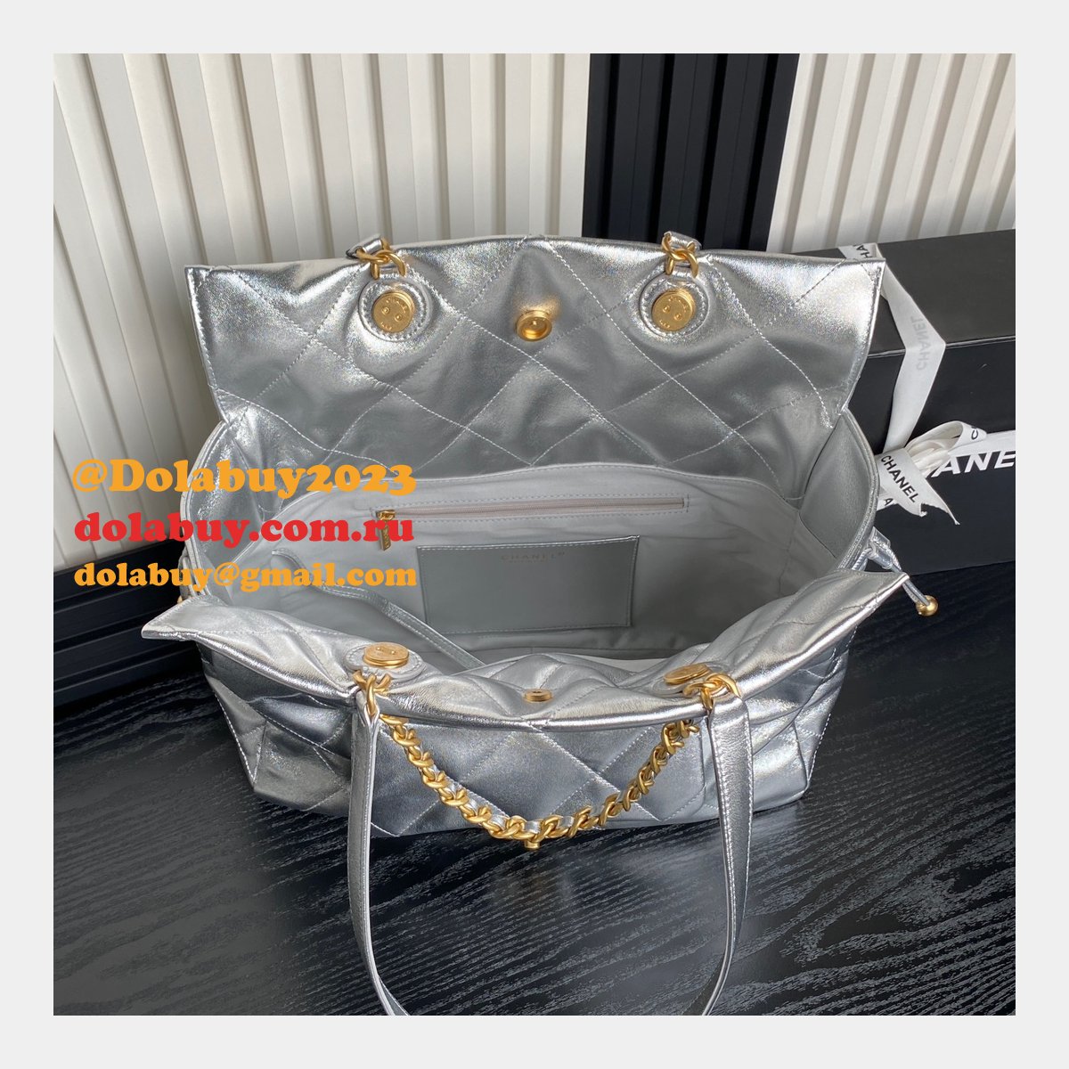 Buy Luxury First Copy AS5315 Shopping Shiny Bag