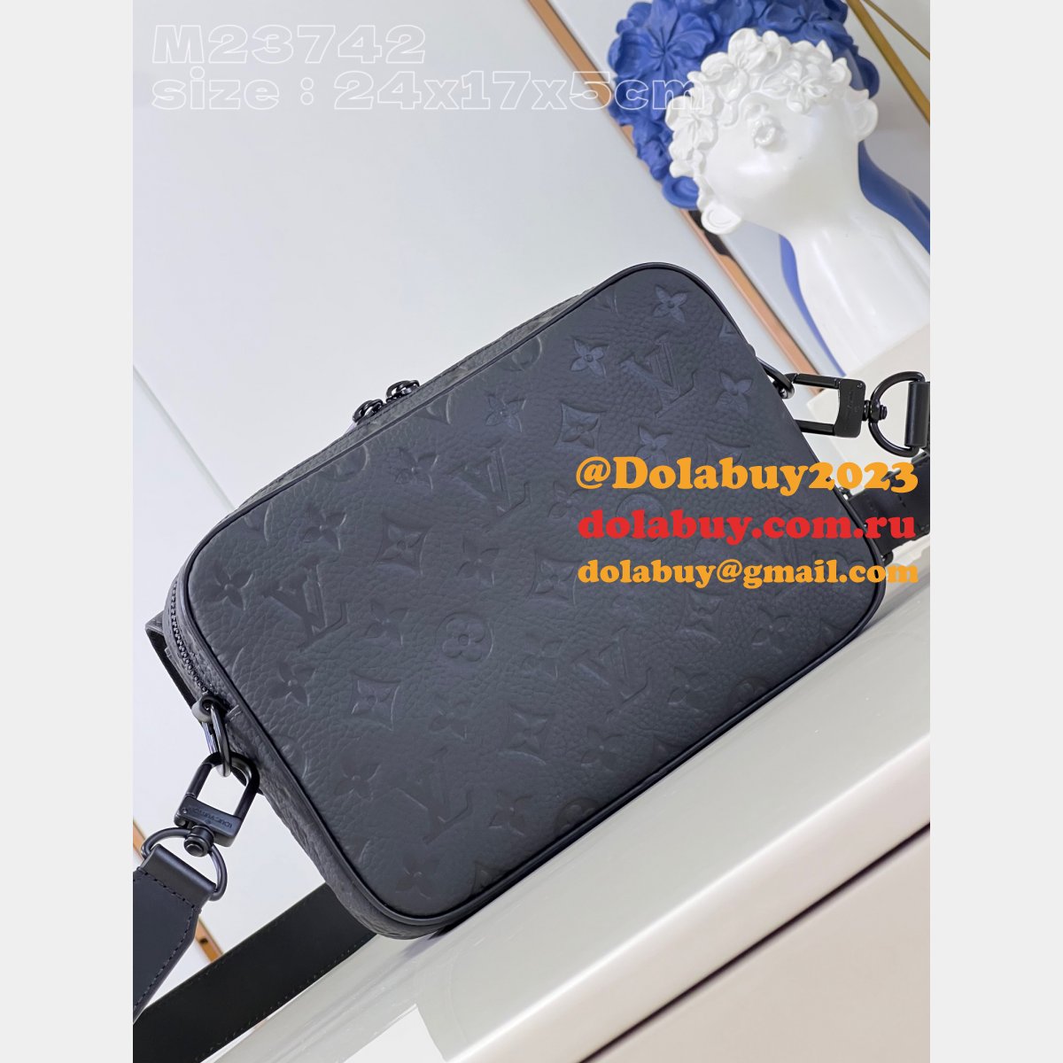 Steamer Messenger 1:1 Mirror LV Taurillon Men M23742 Black Bags