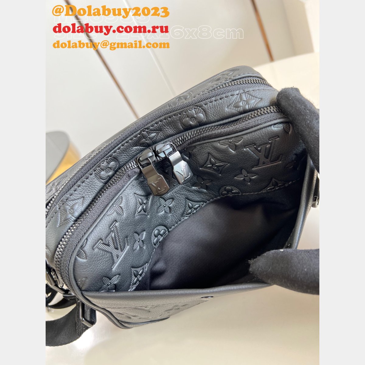 7 Star Alpha Messenger Louis Vuitton Mens M46955 Black Replicas Bag