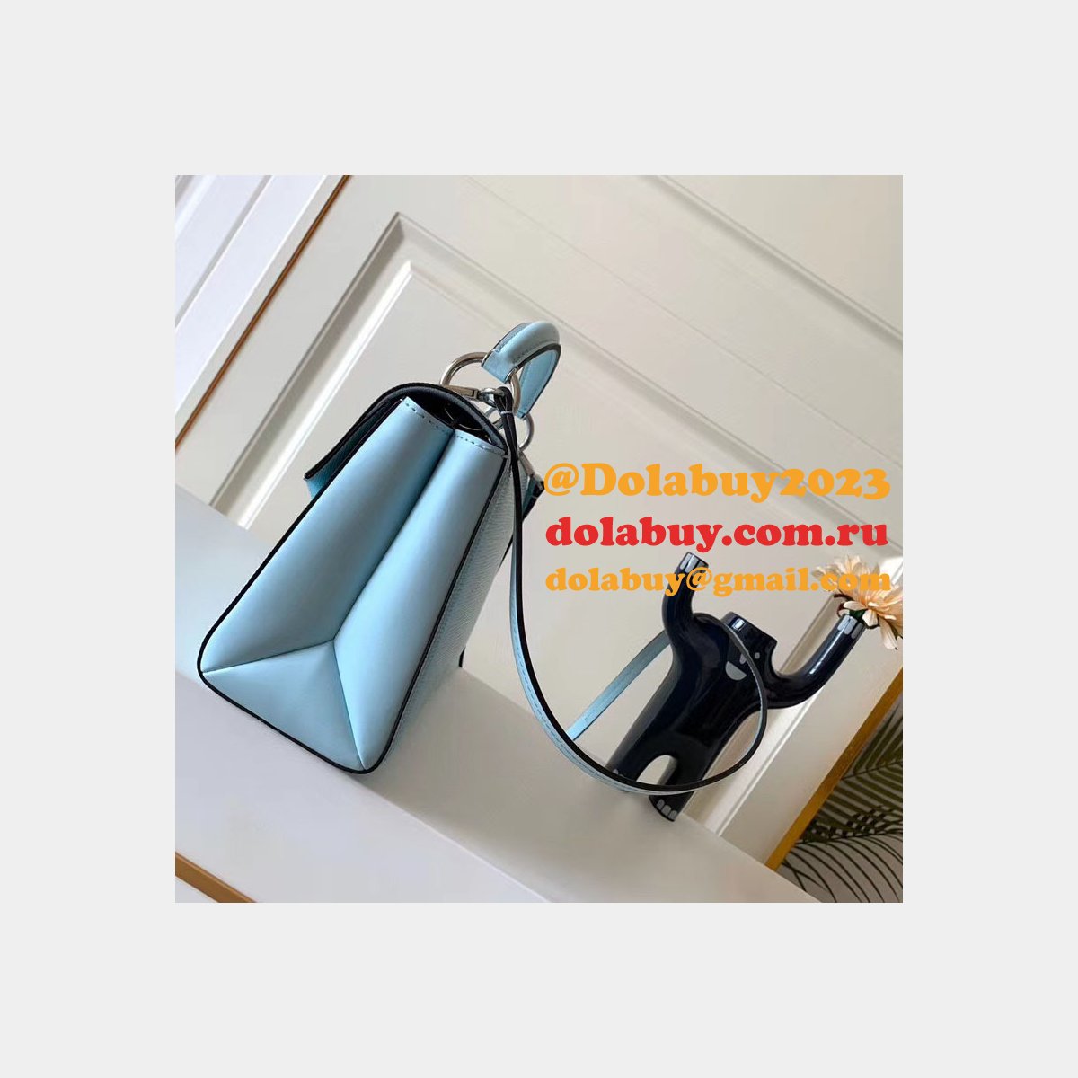 Luxury Louis Vuitton Pochette Grenelle Epi M55981 Leather