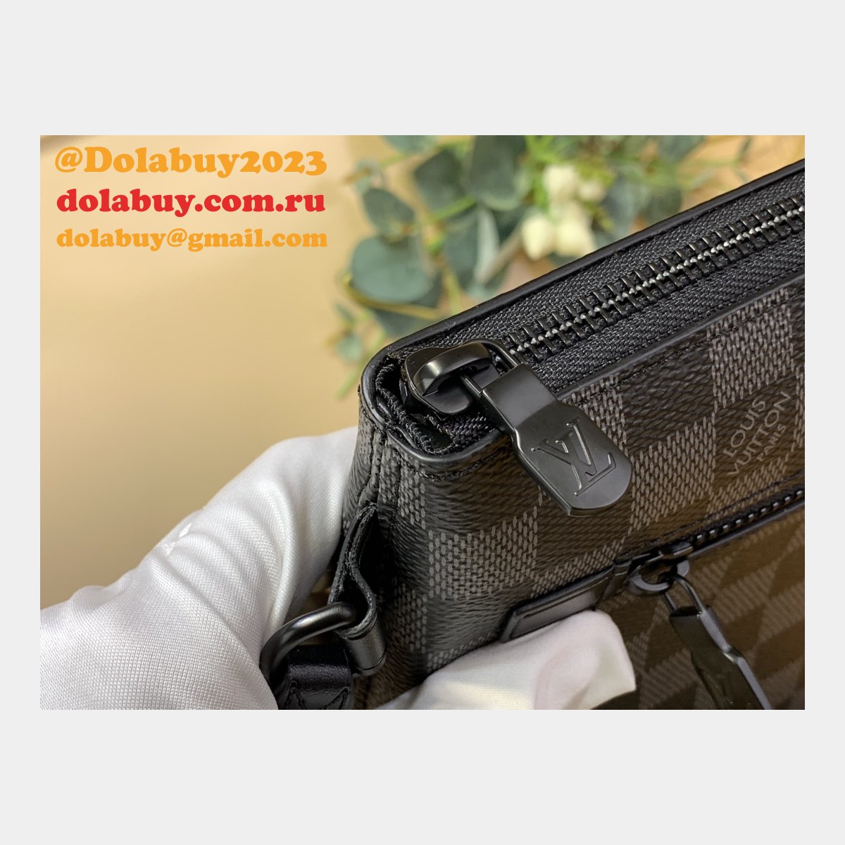 New Takeoff Pouch Copy N40505/N40504 Louis Vuitton Replicas Bag