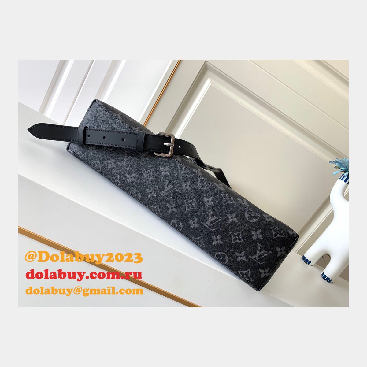 Replicas LV Briefcase Explorer Monogram Eclipse Canvas M40566