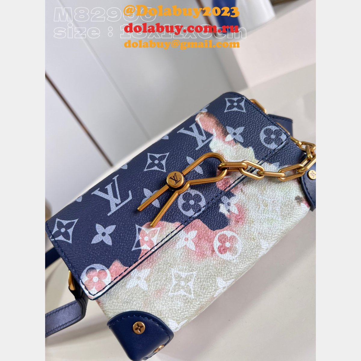 Vertical Trunk Wearable Wallet M82900 Designer Louis Vuitton Replica Bag