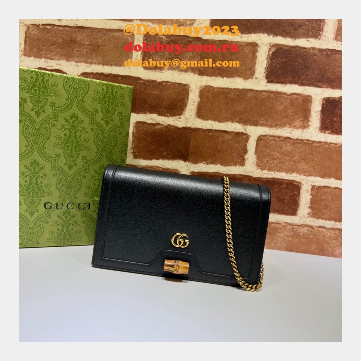 The Gucci Best Diana Replicas bag with bamboo 696817