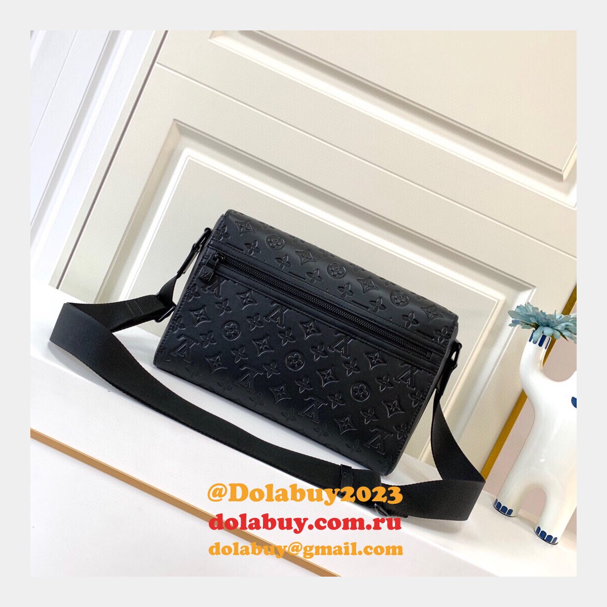 Louis Vuittons Replica Sprinter Messenger G65 M44729 Black