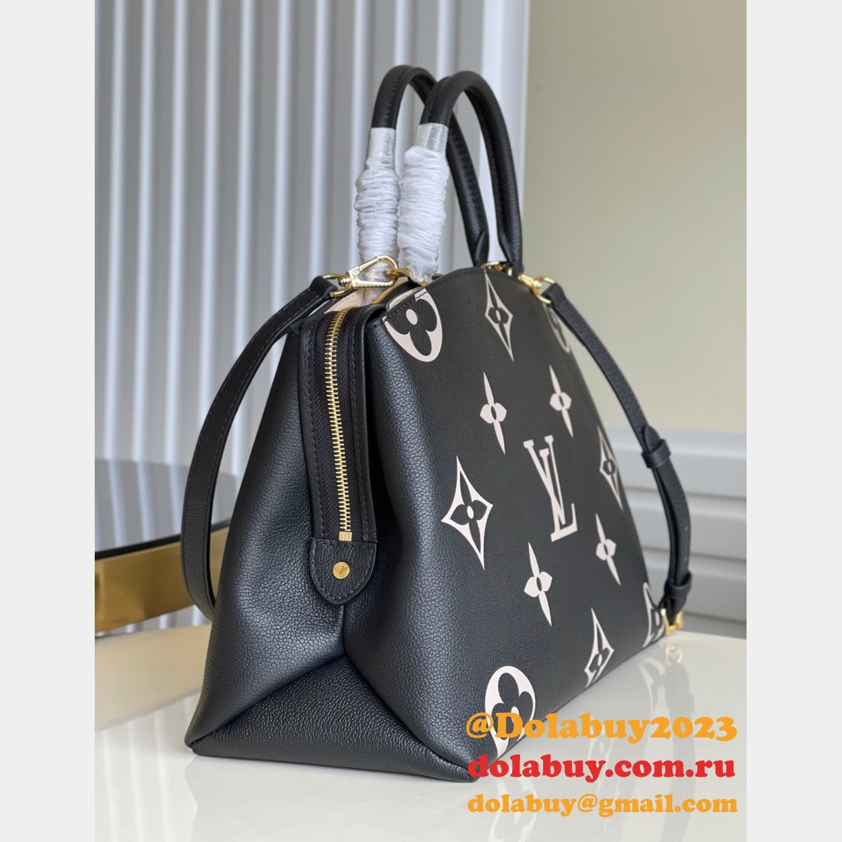 China Louis Vuitton Knockoffs Grand Palais Handbags M45811 Bags