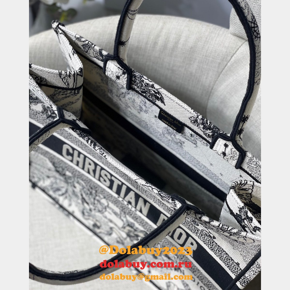 2022 AAA Replica uk 1st Copy Christian Dior CD Book Tote