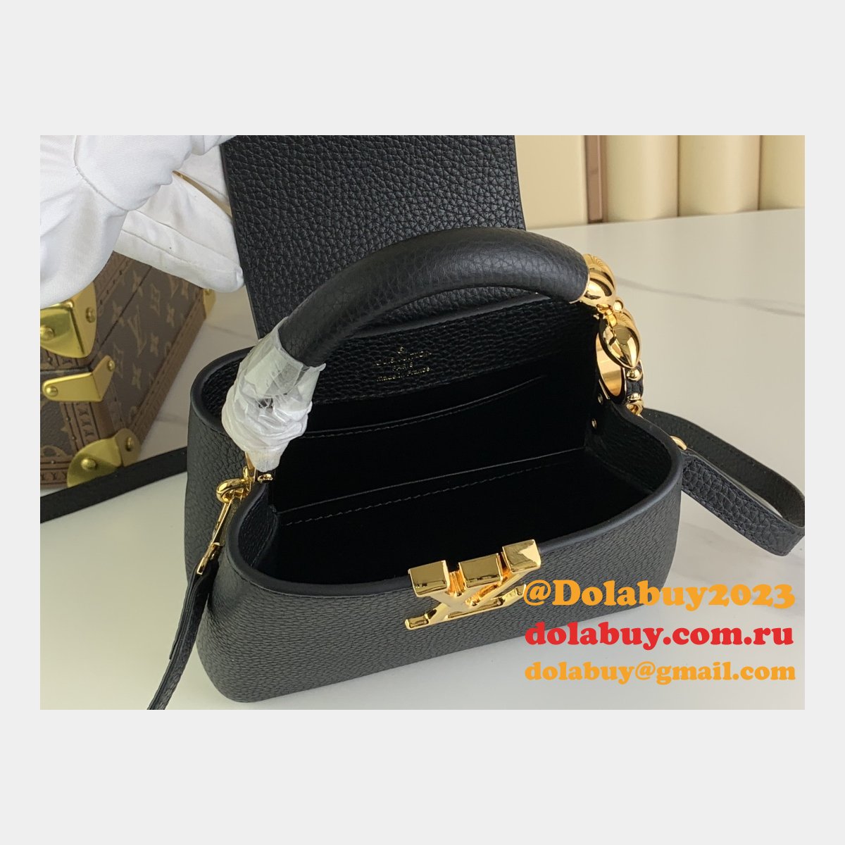 The Capucines M48865 M24989 M24698 Louis Vuitton Designer Replica Bag