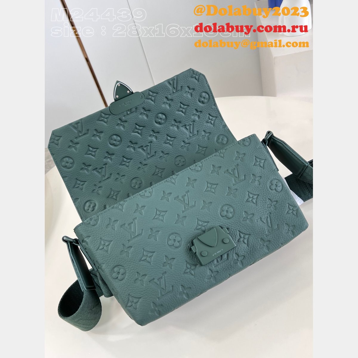 S-Cape Messenger Taurillon M24439 Green LV Knockoff Men Bags