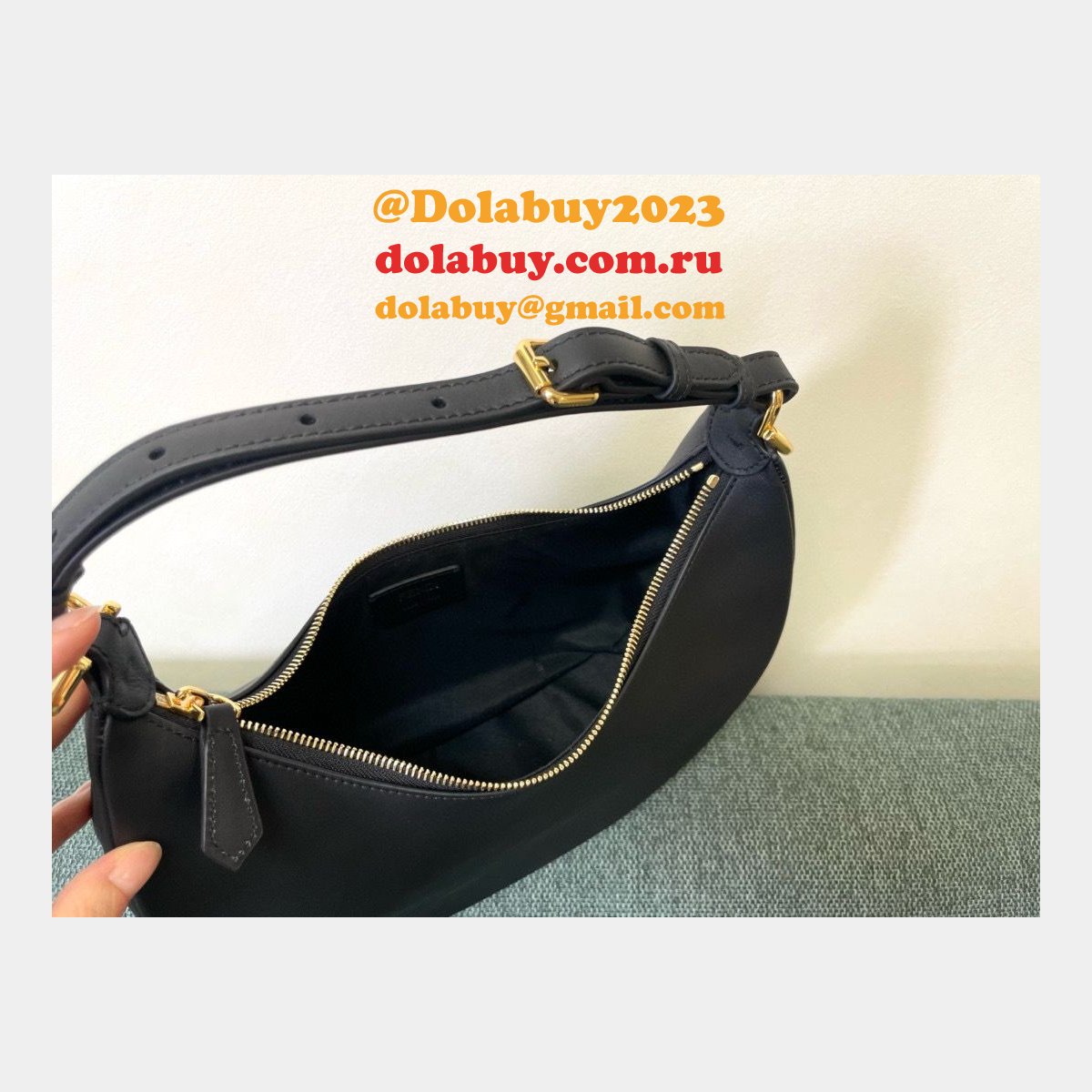 Best Fendi Fendigraphy leather shoulder hobo bag