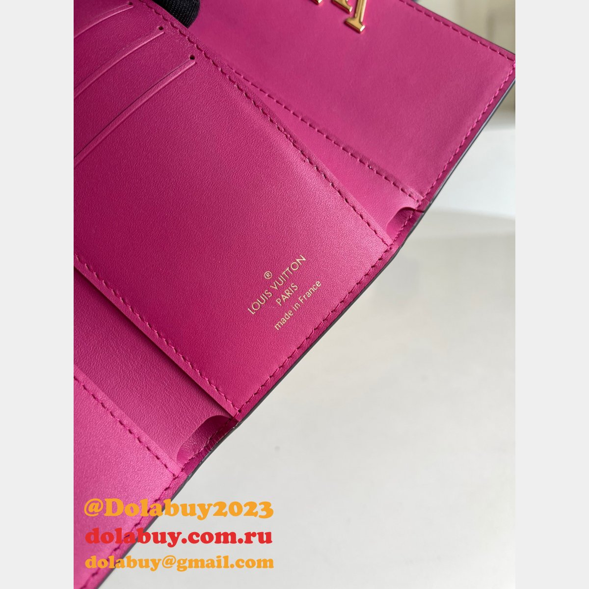 UK Louis Vuitton Best M62157 Capucines Wallet Luxury Taurillon Leather