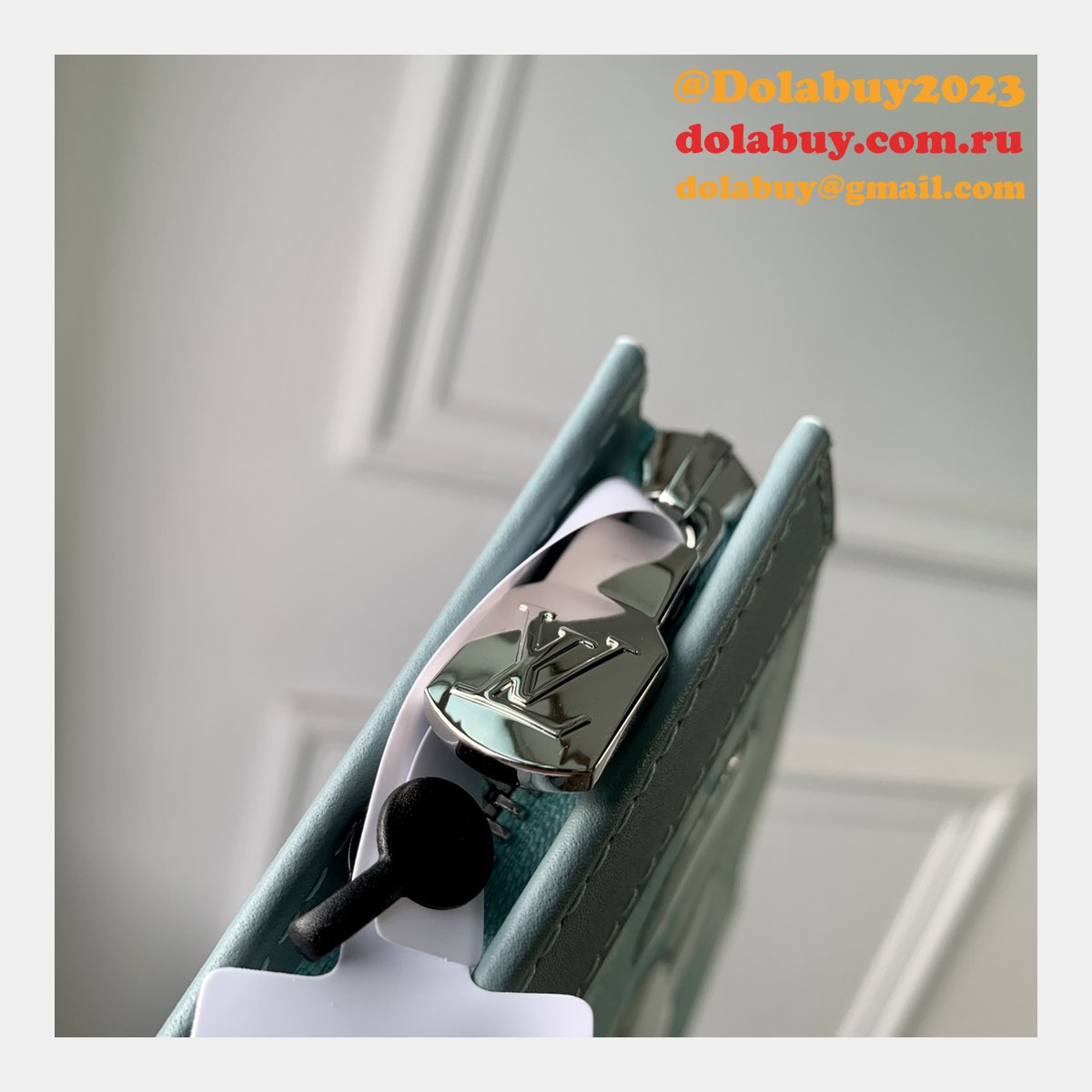 Pochette Voyage Men Duplicate Louis Vuitton M22763 AAA+ Bag