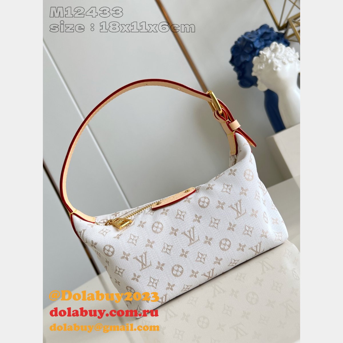 UK Louis Vuitton Hills Pochette Fashion M12433 Fake Handbags